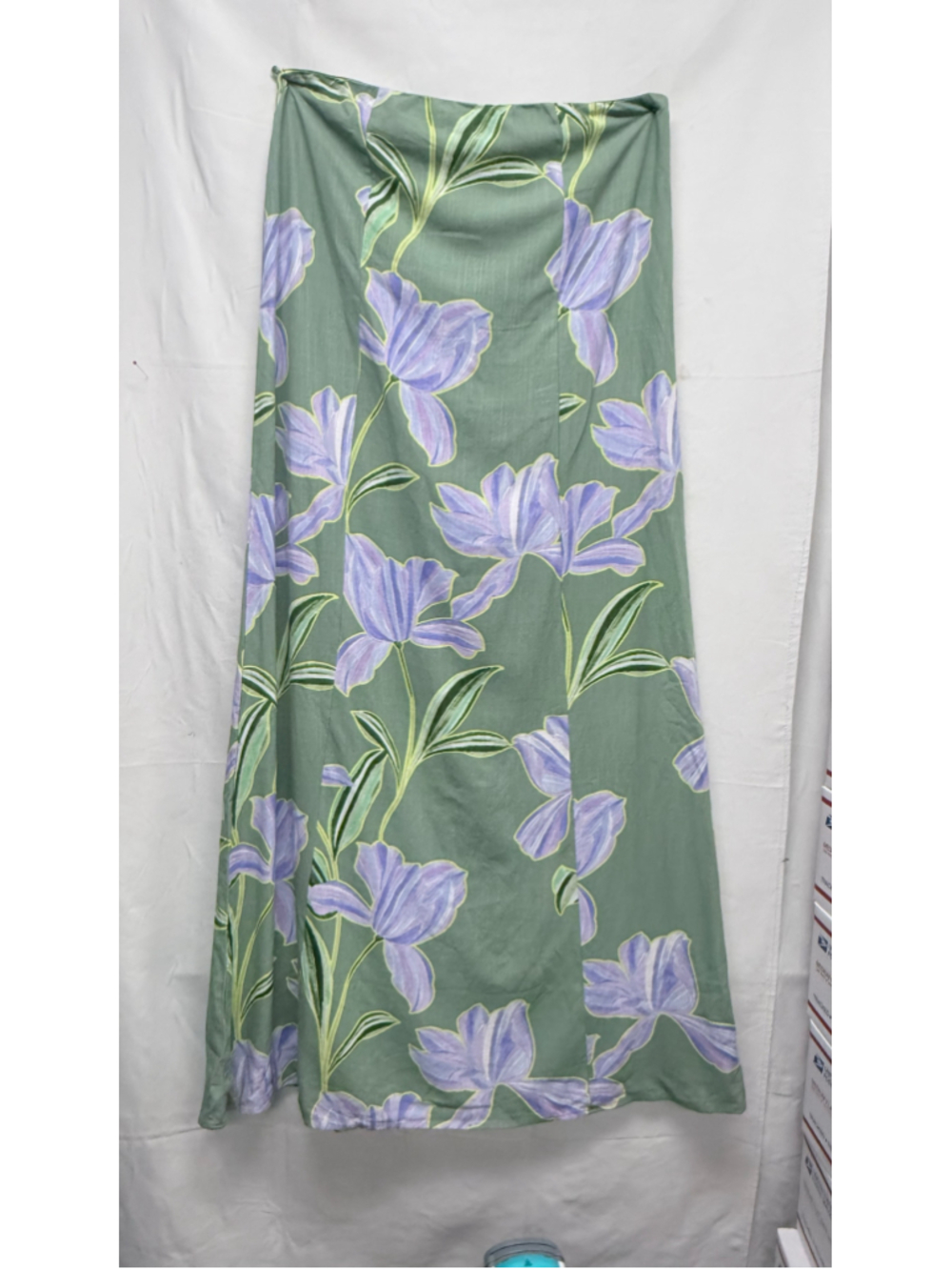 Women's White Closet Floral Dress, Size XL Green and Purple